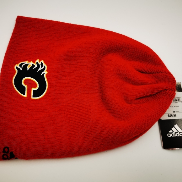 NWT Calgary Flames winter hat - Picture 3 of 3